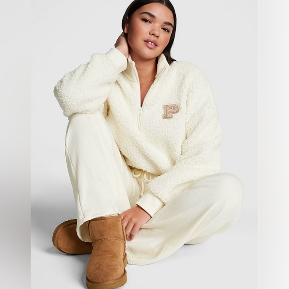 VS PINK Sherpa ( Ivory) - Picture 1 of 1